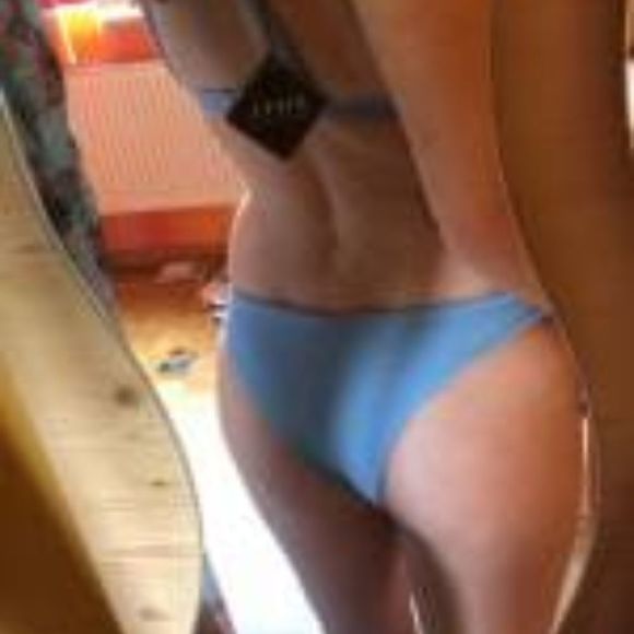 ✨JUST IN✨Low Waisted Padded Scoop Bikini - Picture 7 of 8